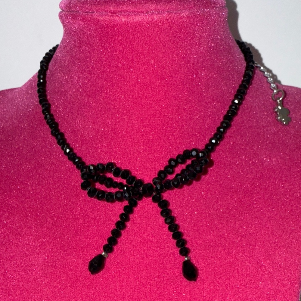 Elegant Black Bow Beaded Necklace